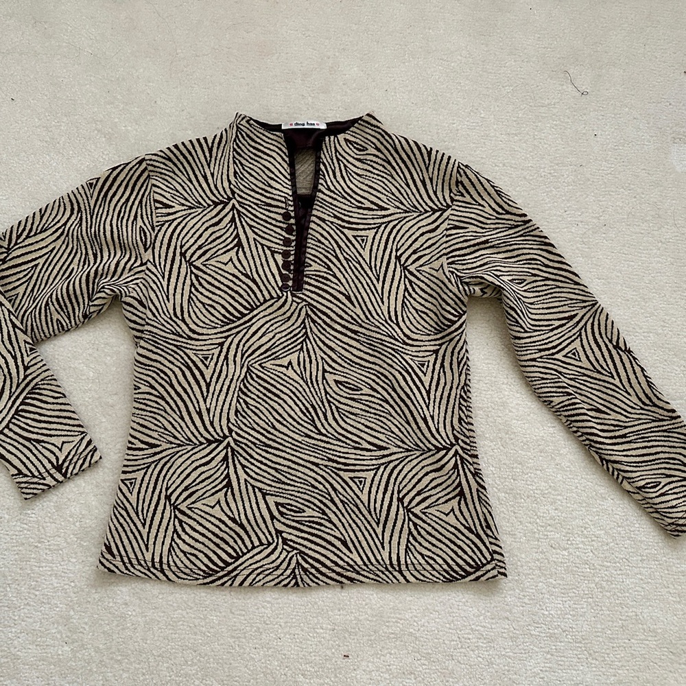 Blouse for Free with bundle purchase of $10+, Size 4